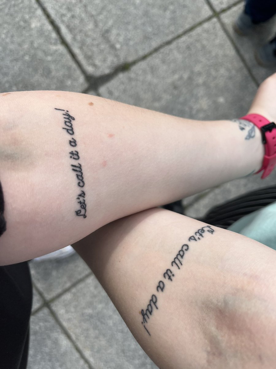 jana_kstl's tweet photo. ‘Let’s call it a day’ with some points after the race later, ya? Have an amazing and safe race boys 🧡 #FansLikeNoOther @McLarenF1 @LandoNorris @danielricciardo #LetsCallItADay https://t.co/jI2AMO0Dv5