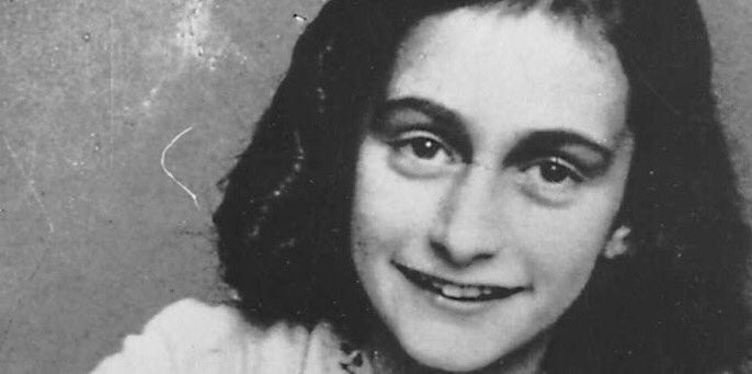 coherence_e's tweet photo. Anne Frank aurait fêté ses 93 ans cette année. Née le 12 juin 1929, elle nous a quittés un jour de février ou mars 1945, à l'âge de 15 ans. Voilà donc 77 ans que les nazis ont emporté cette jeune fille, au journal intime connu dans le monde entier. Nous ne vous oublierons jamais. https://t.co/zo5ypdtiz6
