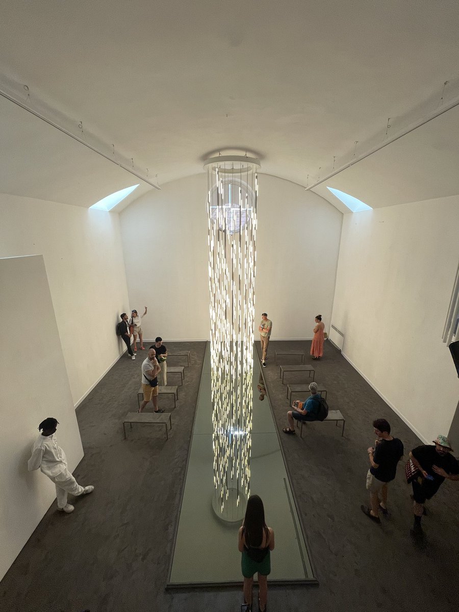 naoiwamatsu's tweet image. 照明ってやっぱりいいな
#milandesignweek2022