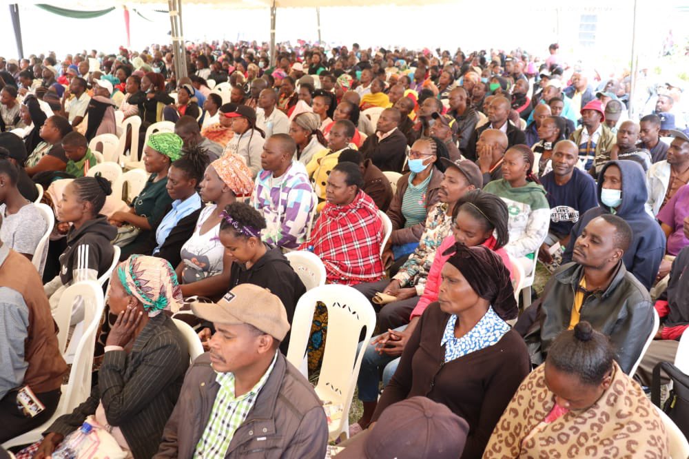 MPyusufhassan's tweet photo. Yesterday, Kamukunji Bursary Day where 6,138 students received bursaries to continue with their studies at secondary schools, universities and colleges was a great success. My congratulations to the parents, the NG-CDF committee &amp; the Kamukunji MP’s office for a job well done. https://t.co/eZKx4sYhbG