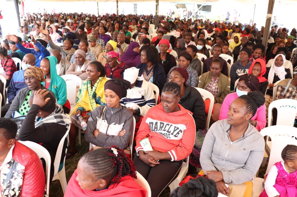 MPyusufhassan's tweet photo. Yesterday, Kamukunji Bursary Day where 6,138 students received bursaries to continue with their studies at secondary schools, universities and colleges was a great success. My congratulations to the parents, the NG-CDF committee &amp; the Kamukunji MP’s office for a job well done. https://t.co/eZKx4sYhbG