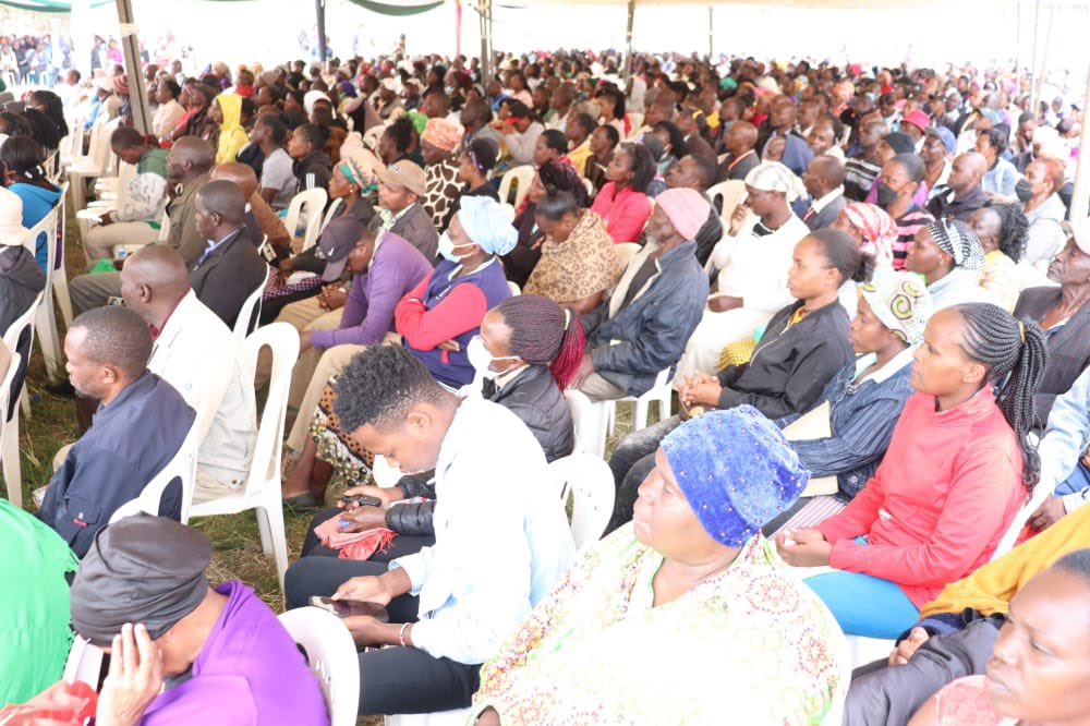 MPyusufhassan's tweet photo. Yesterday, Kamukunji Bursary Day where 6,138 students received bursaries to continue with their studies at secondary schools, universities and colleges was a great success. My congratulations to the parents, the NG-CDF committee &amp; the Kamukunji MP’s office for a job well done. https://t.co/eZKx4sYhbG
