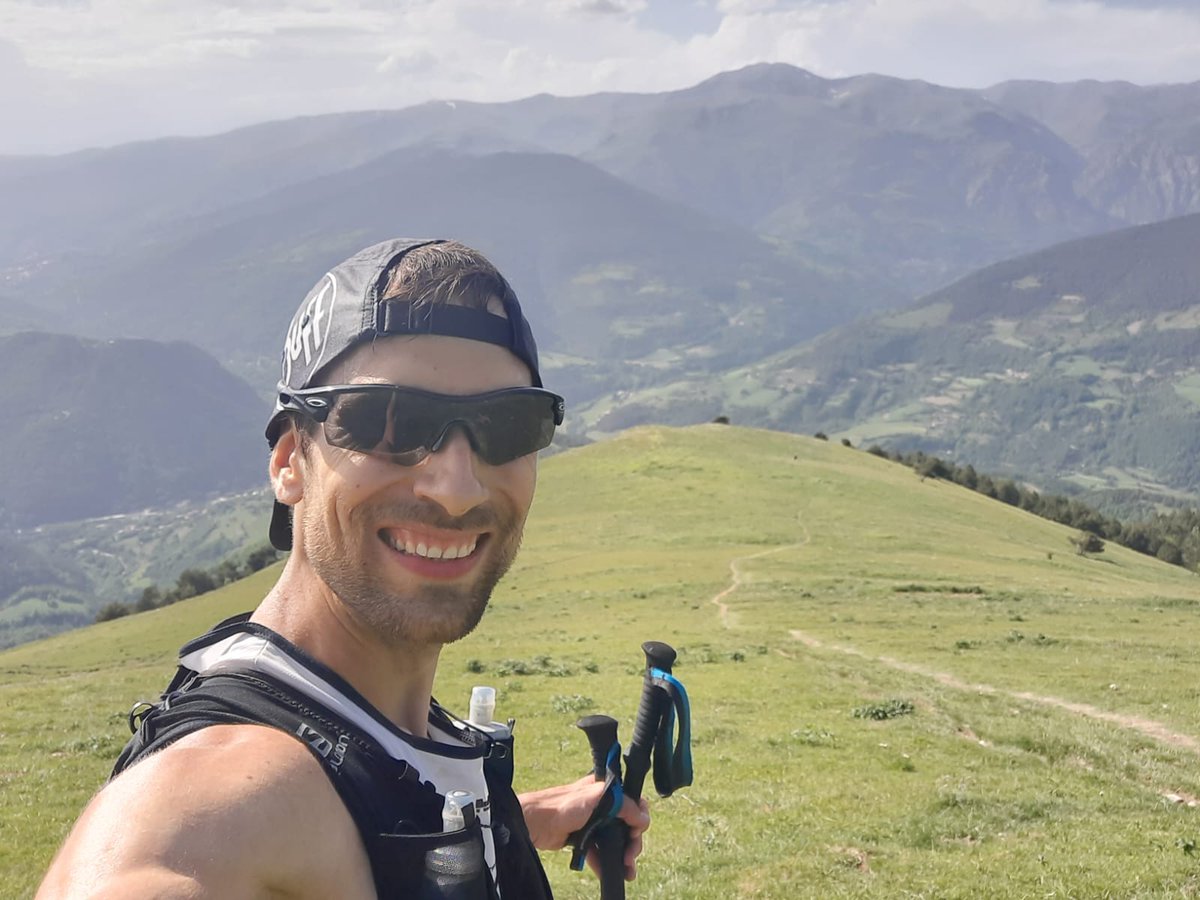 garrafrunners's tweet photo. El nostre company Jordi Comellas ha pujat al podi a l'Olla de Nuria nocturna, quedant segon🥈Recordem que la setmana passada també va ser segon a la trail d'@elsbastions , i que a l'agost el tindrem a la linea de sortida com a èlit a la UTMB OCC, a Chamonix! @FEEC_cat #Gavà https://t.co/R4dRwDZQUM