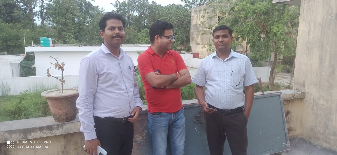 csrajesh2010's tweet image. **किसी भी रिश्ते में #शिकायतें_कम और #शुक्रिया_ज्यादा हों,
                तो
 #रिश्ते_खूबसूरत हो जाते हैं !!