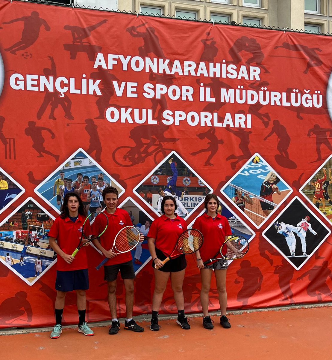 bahcesehirant's tweet photo. Bahçeşehir Koleji Parkorman Kampüsü Kız Erkek Takımımız  Afyonkarahisar’da yapılan Tenis Türkiye Şampiyonası’nda bugün grup finali maçlarına çıkıyorlar. Öğrencilerimize başarılar dileriz. https://t.co/9MFMoCyXRn
