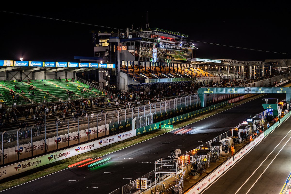24hoursoflemans's tweet photo. Just 6 hours remain... the final push 💪

Quarter distance left of the 24 hours!
Still plenty to play for!

⏱️https://t.co/4J3q5Z45q3

#LeMans24 | @FIAWEC https://t.co/zkYeyVGTeQ