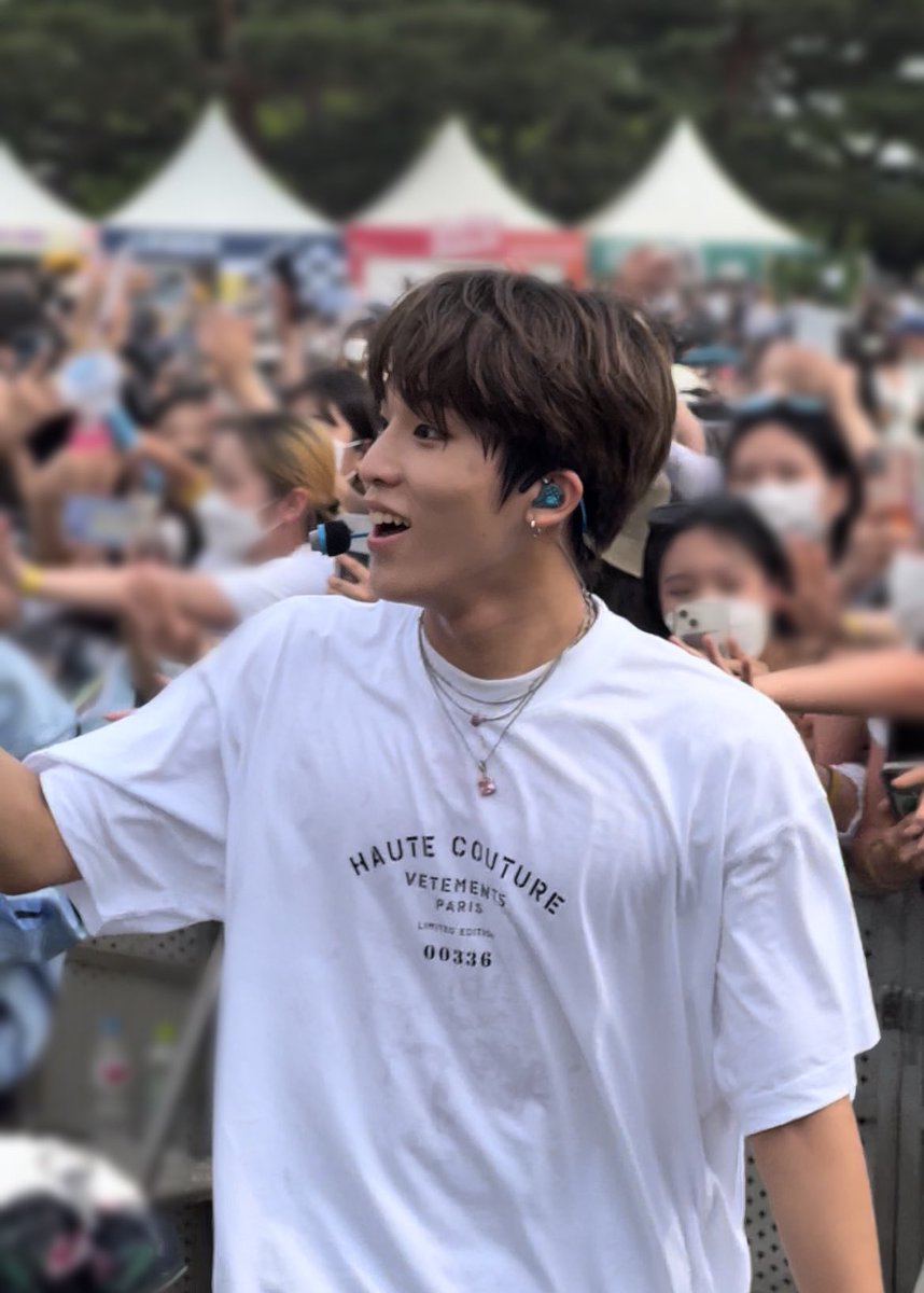 jeongwoo_films's tweet photo. jeongwoo’s smile is so contiguous! https://t.co/u1wgttoz73