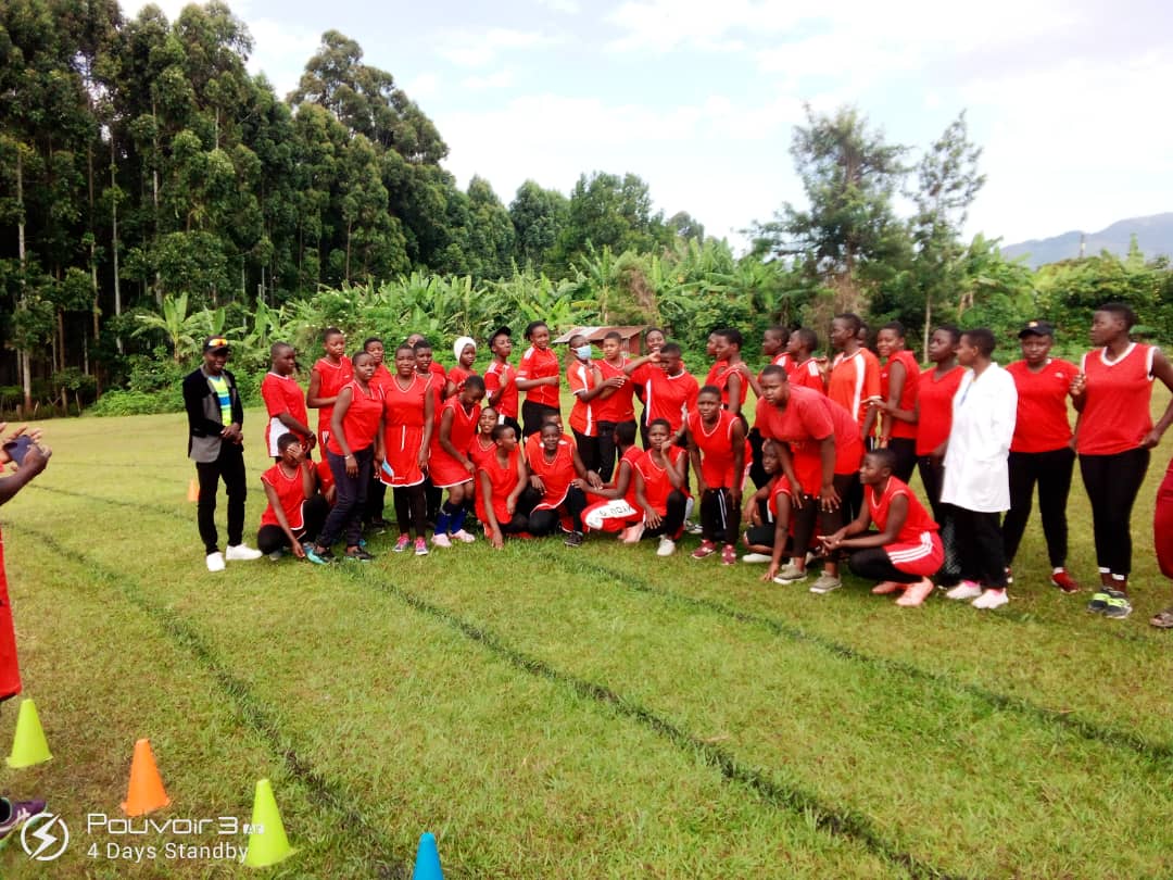 alvinmboijana's tweet photo. Great to see @MurungiPascal6 and #BagumaInnocent involved in the Girls Schools Cricket Week Qualifiers taking place in Nyakasura School. #development #pathwayevents @CricketUganda https://t.co/U1V4hKZ3Ej