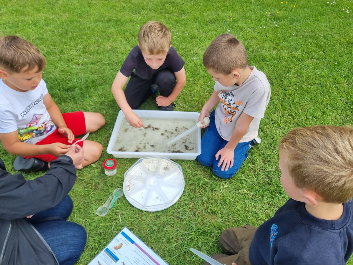 KMSMissSheppard's tweet photo. Year 2 had a fantastic day at Duncombe Park last Thursday.  They learnt how to milk a cow by hand, explored a river sample where they discovered more creatures than they could imagine and got to learn so many interesting things about animal life in the local area. #explore https://t.co/7KdOFNKkBl