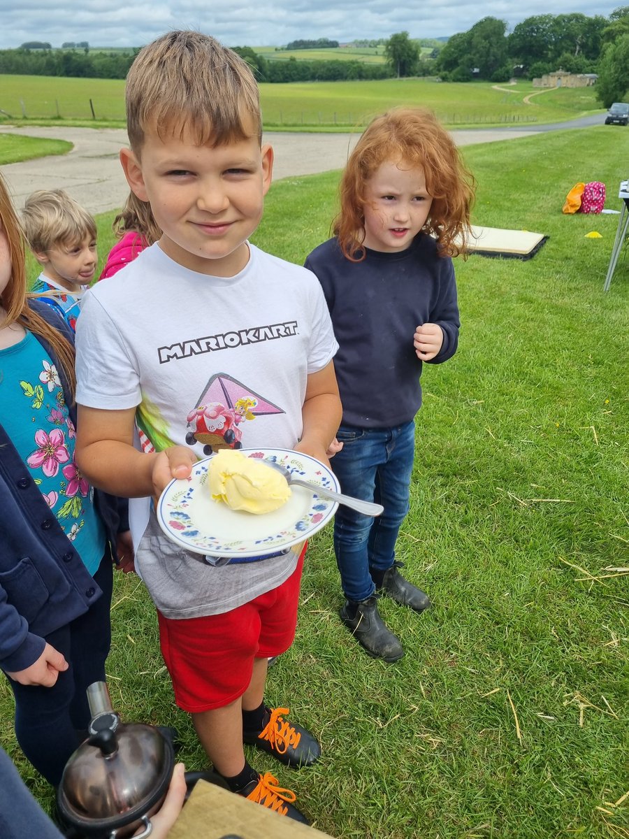 KMSMissSheppard's tweet photo. Year 2 had a fantastic day at Duncombe Park last Thursday.  They learnt how to milk a cow by hand, explored a river sample where they discovered more creatures than they could imagine and got to learn so many interesting things about animal life in the local area. #explore https://t.co/7KdOFNKkBl
