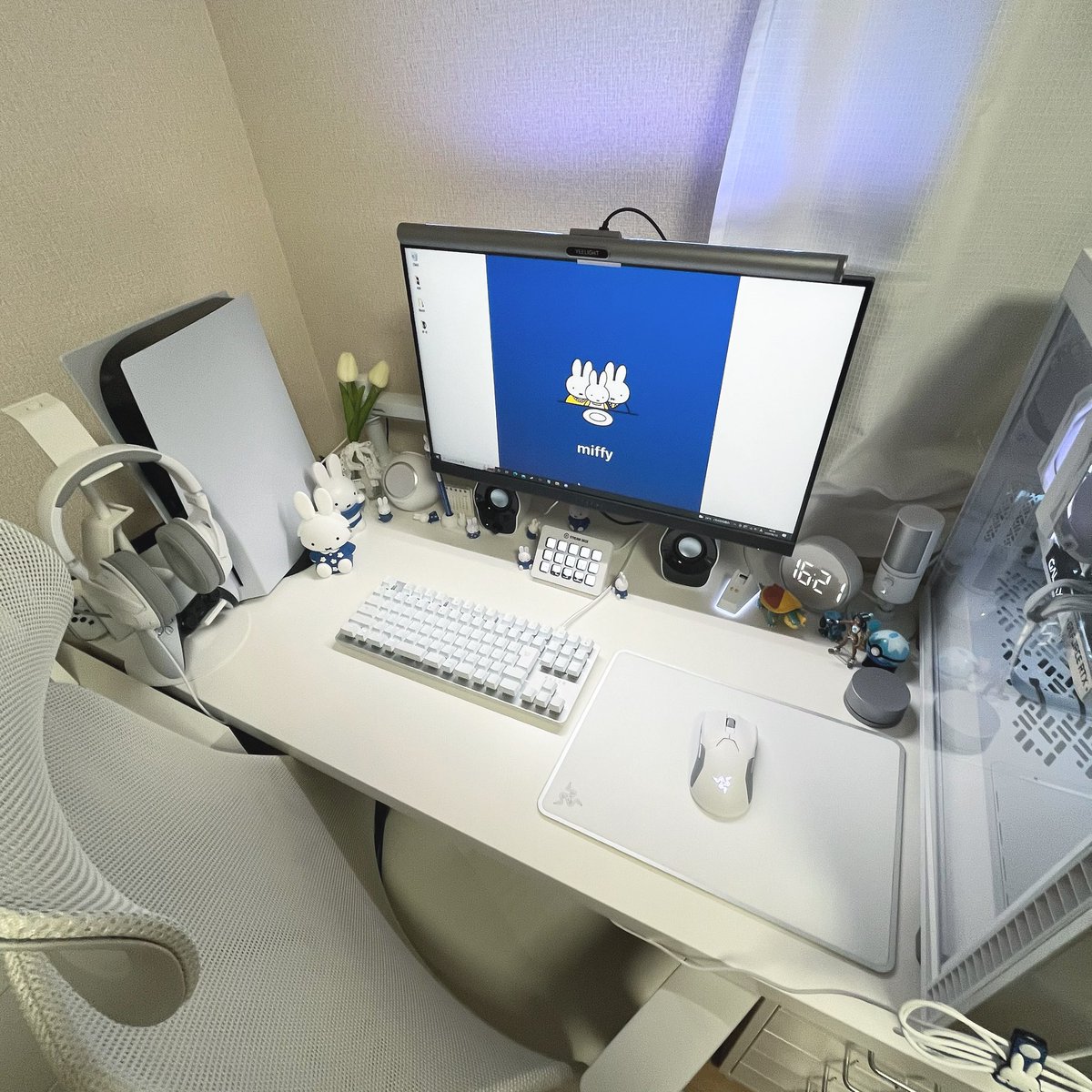 ankotowatashi's tweet photo. stream deck white ✖︎ miffy がかわいい。
#お前らのPCデスク周り晒してけ 
#お前らのPCデスク周り晒していけ https://t.co/rVQNtil7J4