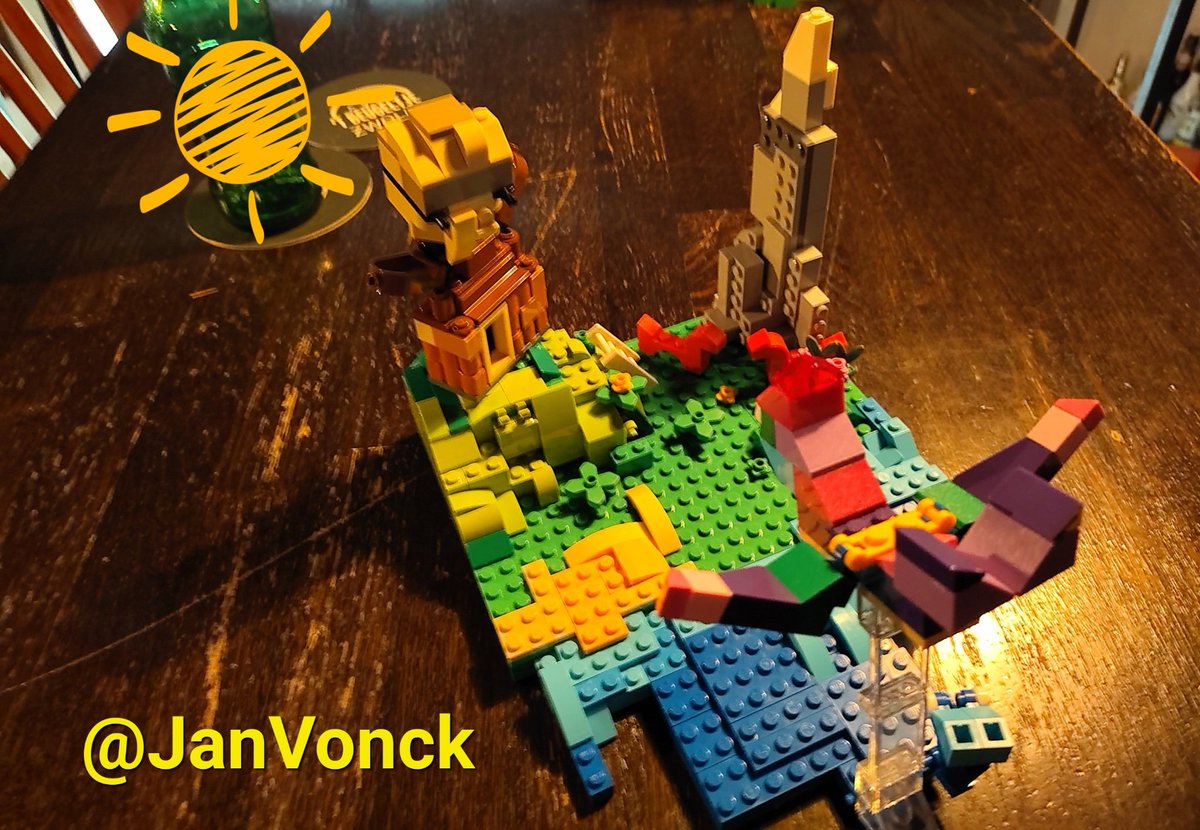 SvenHilbrants's tweet photo. Ik zal iedereen niet langer in spanning houden wie wat heeft gebouwd tijdens de eerste editie van #BeerAndBricks π
(@wozke, @Citroengeelnl en @JanVonck). Zie de tweet hieronder om er achter te komen wat we hebben gebruikt voor de "bouw challenge" π https://t.co/YOL8usIshq