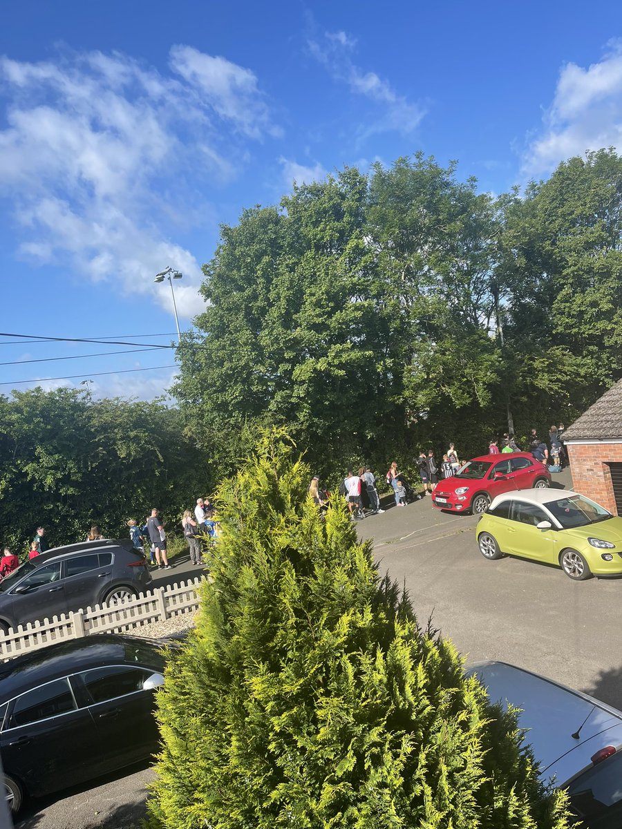 alilou555's tweet photo. @QWFC_ thanks for changing the entrance to the tournament- how am I supposed to get off my driveway and drive down the lane? https://t.co/nZnBRjg7IS