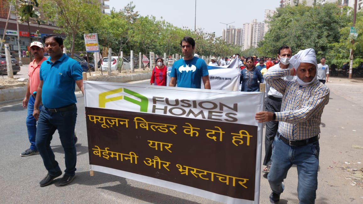 #Fusionhomes बिल्डर के तानाशाही की सजा फ्यूजन होम्स के निवासियों को भुगतना पड़ रहा है। #बिजलीकीआपूर्ति से रेडिडेंट्स का रहना मुश्किल,आप सभी जिम्मेदार अधिकारी से निवेदन है कृपया संज्ञान ले। <a href="/tejpalnagarMLA/">Tejpal Nagar</a>  <a href="/iassurendra/">Surendra Singh</a>  <a href="/OfficialGNIDA/">Greater Noida Industrial Development Authority</a> <a href="/NPCL_GrNoida/">Noida Power Company Limited</a> @SumitBasoyaIND <a href="/MyFusionHomes/">Fusion Homes Residents</a>