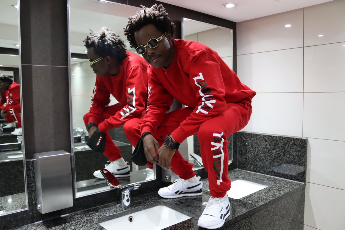 LehumoLetageng's tweet photo. ZENITH LEVEL NEW DESIGN ALERT📢 

We've done something dope with @zenithlevelstore &amp; @choc_o_dip winter merchandise load⛽
#ZenithLevel
#ZenithLevelClothing
#winterfashion 🔴⚫⚪ https://t.co/UB6cX7LbQh