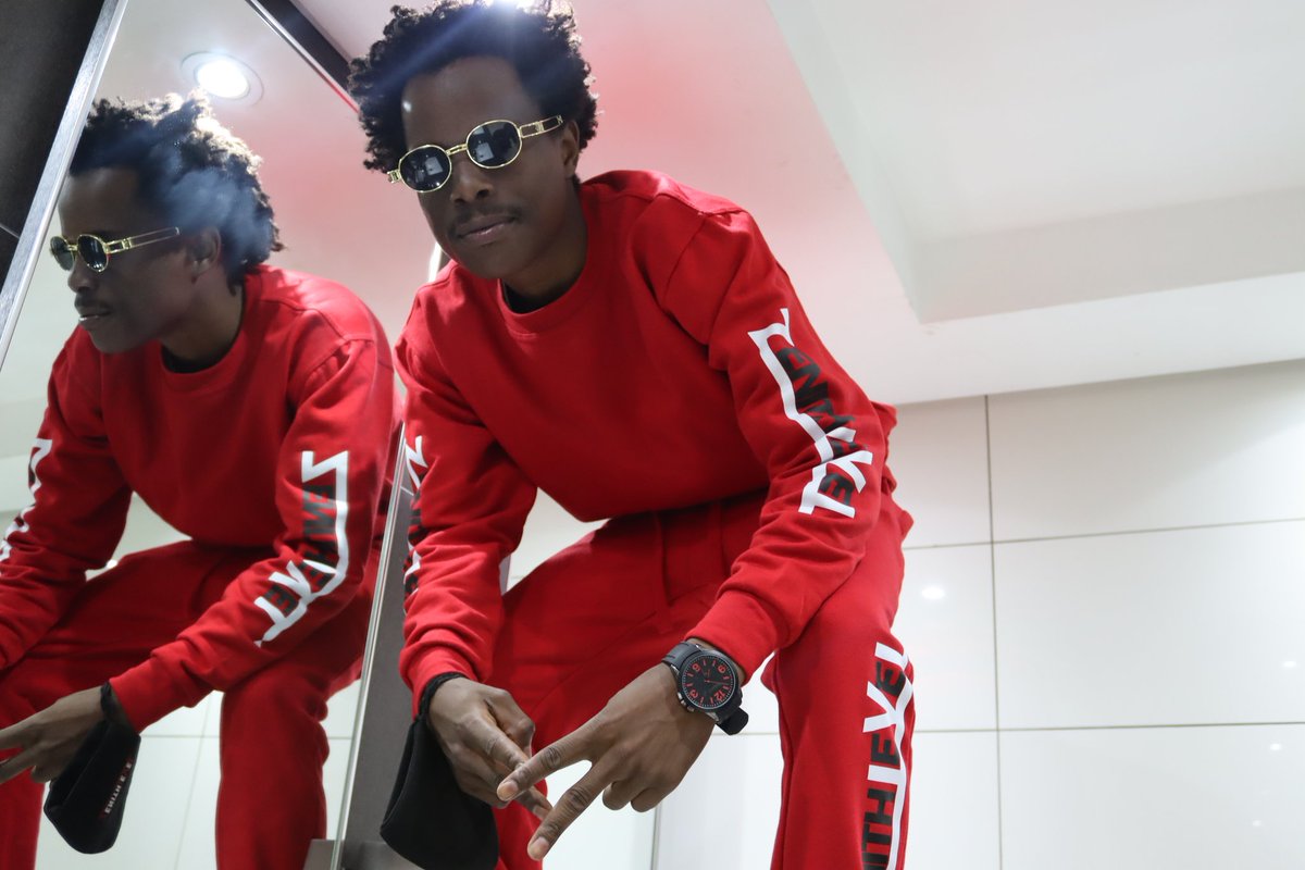 LehumoLetageng's tweet photo. ZENITH LEVEL NEW DESIGN ALERT📢 

We've done something dope with @zenithlevelstore &amp; @choc_o_dip winter merchandise load⛽
#ZenithLevel
#ZenithLevelClothing
#winterfashion 🔴⚫⚪ https://t.co/UB6cX7LbQh