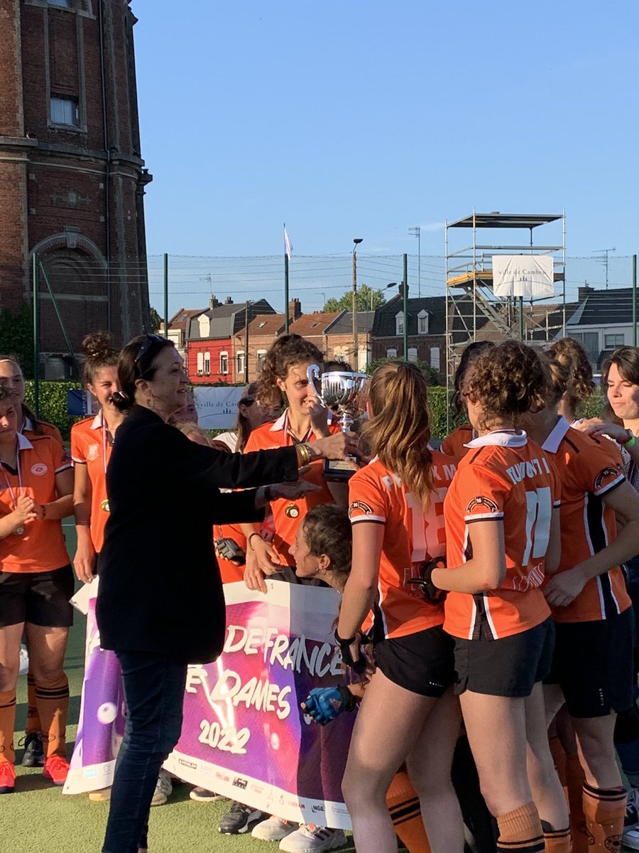 hockeyhdf's tweet photo. Bravo @IHLambersart #championnesdefrance #hockeysurgazon #Lambersart https://t.co/HUs5uvhsSl