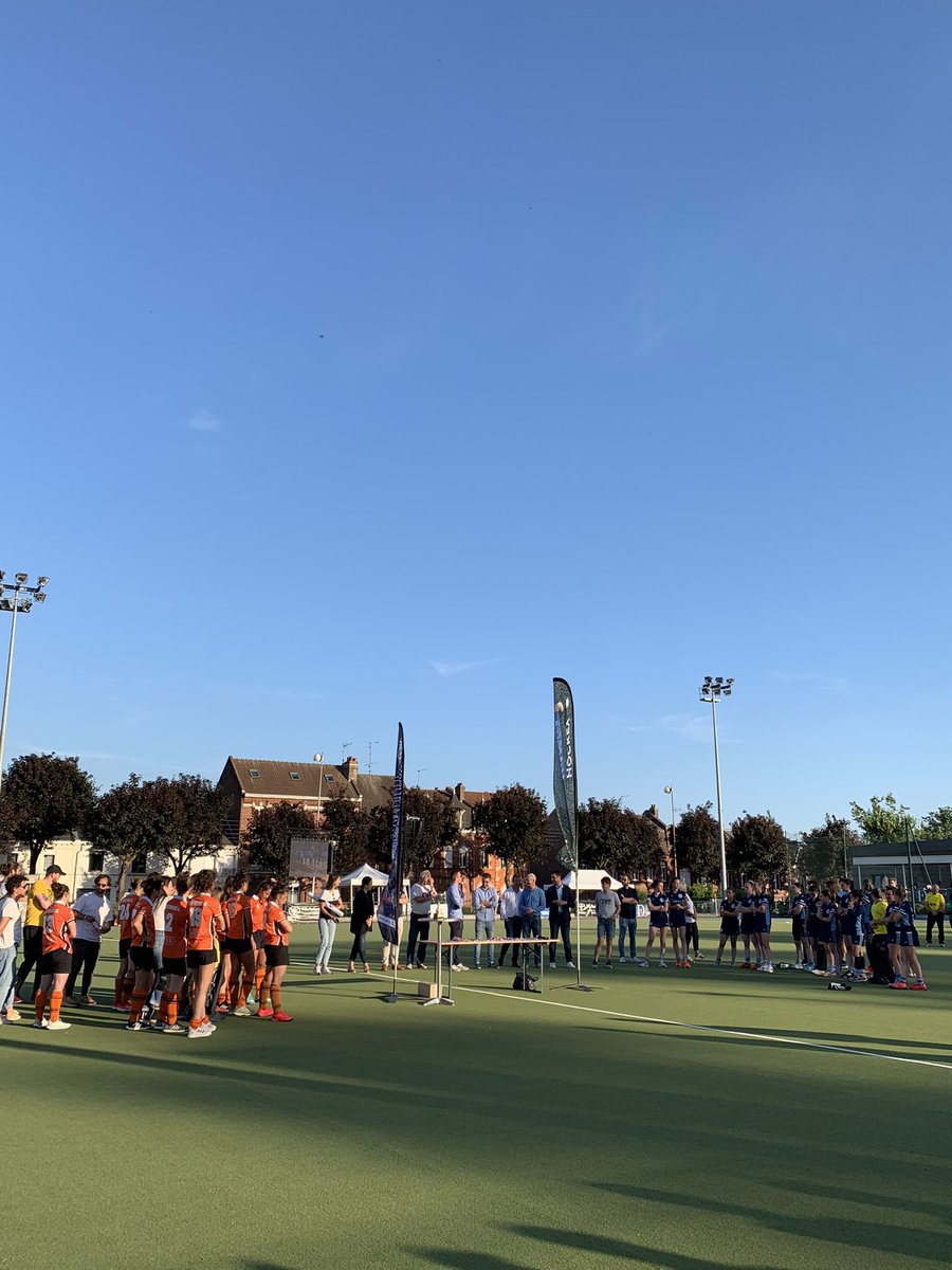 hockeyhdf's tweet photo. Bravo @IHLambersart #championnesdefrance #hockeysurgazon #Lambersart https://t.co/HUs5uvhsSl
