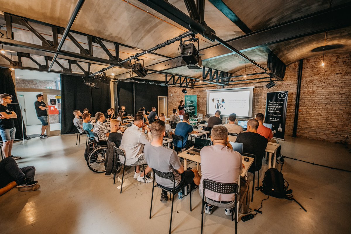 codekiwicom's tweet image. We love supporting local tech communities🤝
This weekend our python developers came to Košice to talk python and meet some friends🐍
#pythonweekend
#codekiwicom