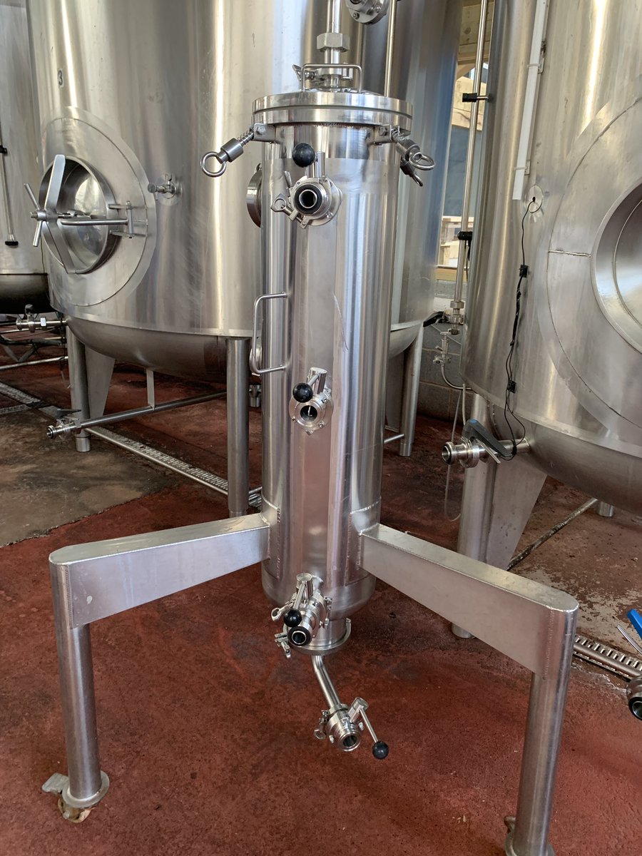 JPEGdesignprint's tweet photo. #crapdroid #brewery #maltingmachine #realale #beer #starwars #syfy #robot #irobot #tripod #johnwyndham #isaacasimov #raybradbury #sciencefiction @ColbyBoothman π€ πΎ π½ https://t.co/kyXV5O7Mnh