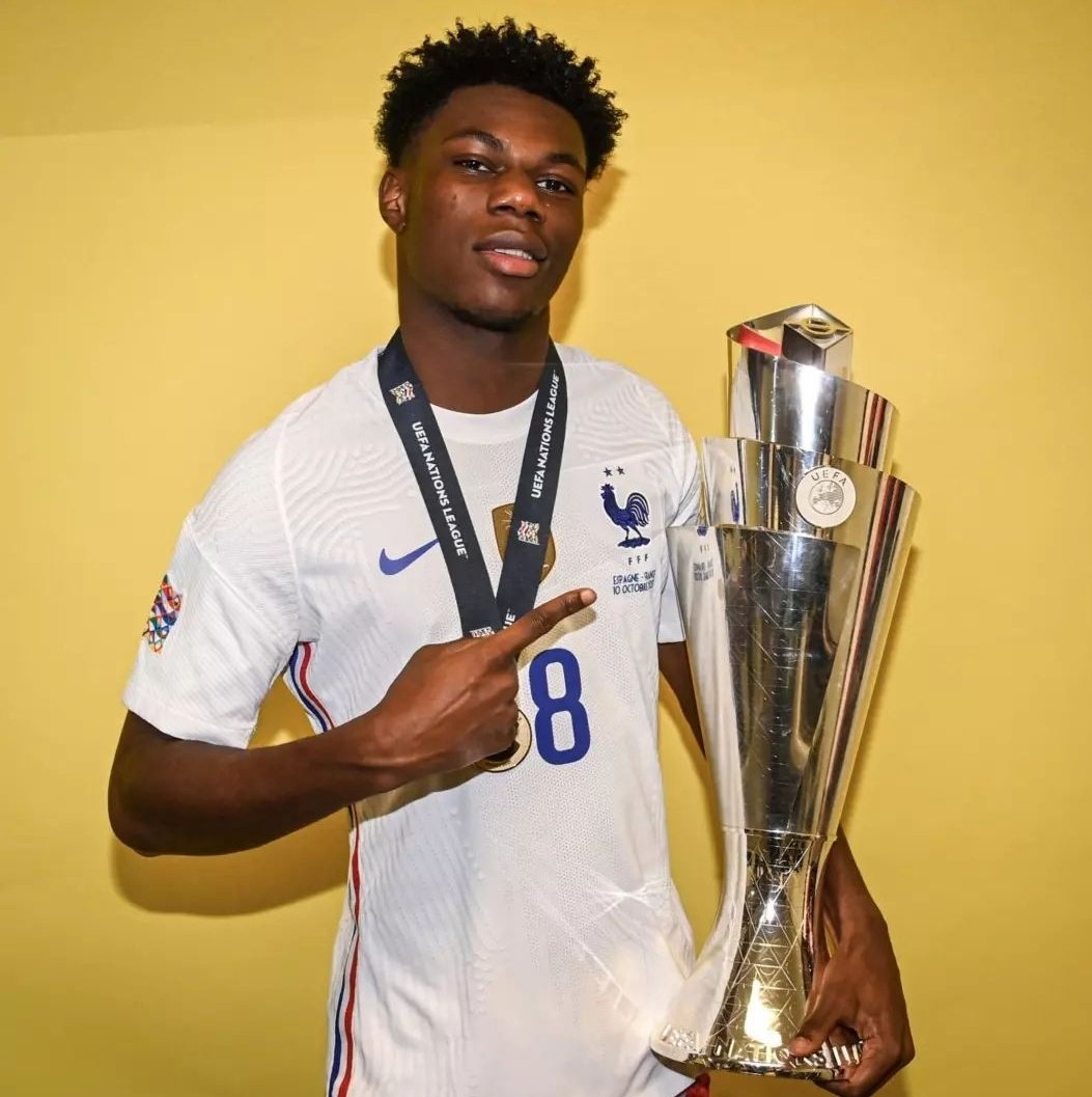Mtulio21's tweet photo. El campeón de Liga y Champions + Rudiger, Tchouameni y un delantero dominará el fútbol español y europeo los próximos cinco años.

CCME 
#TikTok 
Cristiano Ronaldo 
Real Madrid 
Taiwán 
#KinnPorscheEP10 
Russia 
#ULTIMAHORA 
#NintendoSwitch https://t.co/7Dy74lxFJI