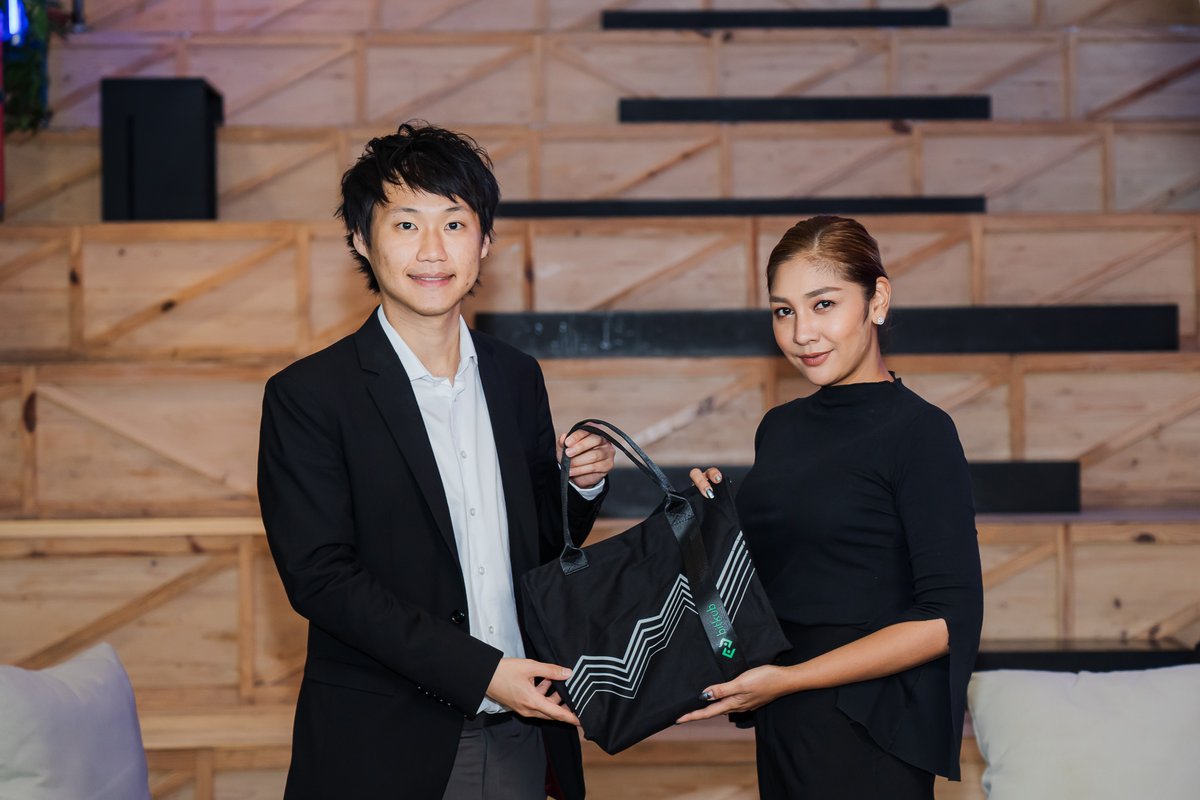 toppjirayut's tweet photo. ผมขอขอบคุณทีมงานรายการ Hi Style ทุกท่านที่ให้เกียรติมาเยี่ยมเยือนถึงที่ออฟฟิศบิทคับนะครับ ส่วนครั้งนี้จะมีอะไรที่น่าสนใจมาแบ่งปันให้ทุกท่านชม ติดตามได้ในรายการ เร็วๆ นี้ครับ 🙏
#ToppJirayut #HiStyle https://t.co/g1As5mz2tJ