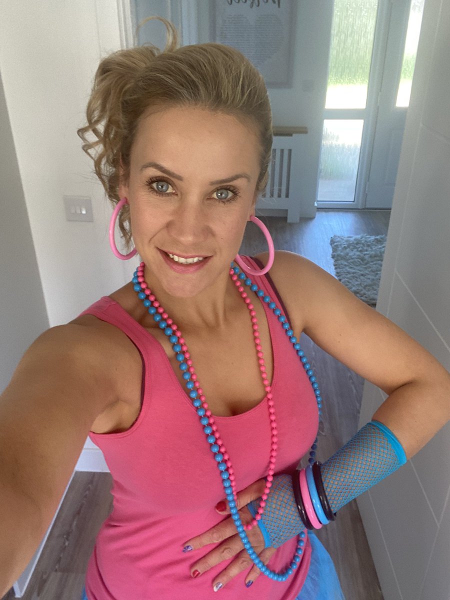 Holly Coe tweet media