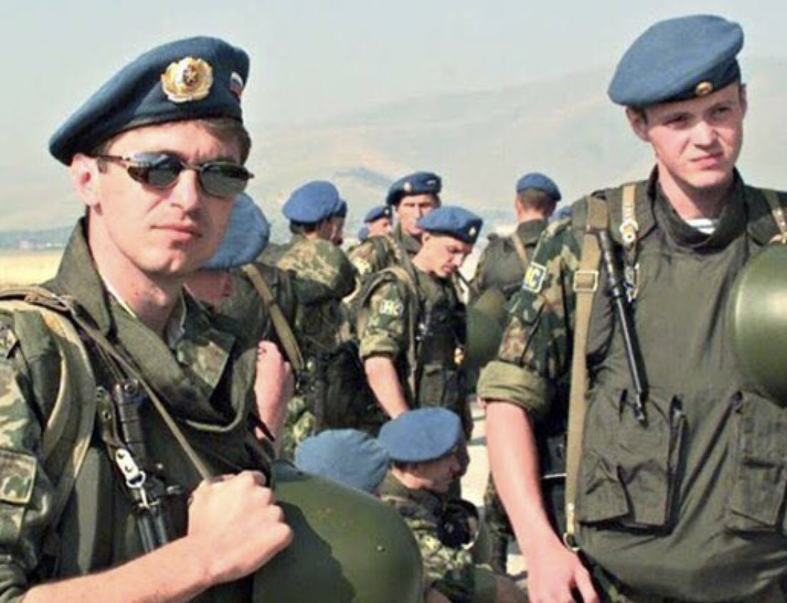 PLuWex's tweet photo. 12 июня 1999 года —знаменитый марш-бросок на Приштину. В ходе этой спецоперации наши десантники преодолели за одну ночь 620 километров, опередив грёбаные натовские войска на несколько часов и вызвав у них шоковое состояние.

Слава ВДВ! Никто,  кроме нас! https://t.co/GWYsTfK6k4