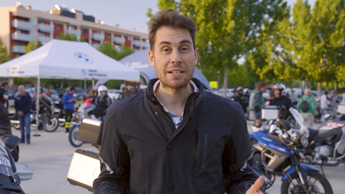 puntalproduc's tweet photo. ¿Nos vamos de viaje? 🏍️🏞️
Hoy @AlvaroTuriel se sube a la @bmwmotorradesp #K1600 para disfrutar del #PuntaAPunta. La travesía que organiza #BMW y que recorre nuestro país.
@Pilargpuebla #CCúbicos296 @CCubicos https://t.co/PLYLzUDQIQ