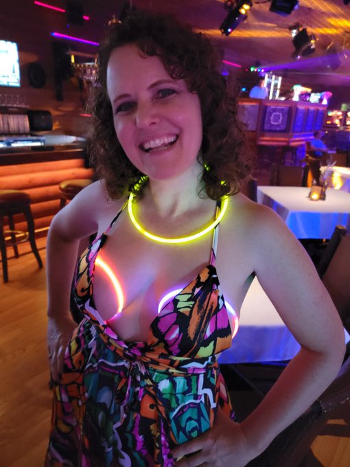 The Glow party Friday night was a lot of fun https://t.co/wQICIS3gNd