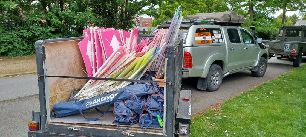 NW4x4R's tweet photo. Some of our volunteer responders are out supporting @CR_UK Cancer Research UK Race for Life in Warrington today. Good luck to those racing and getting Pretty Muddy. 
#cancerresearchuk #raceforlife #4x4ResponseUK #notjustsnow @CRUKEventsNW https://t.co/aNWJzDczvG