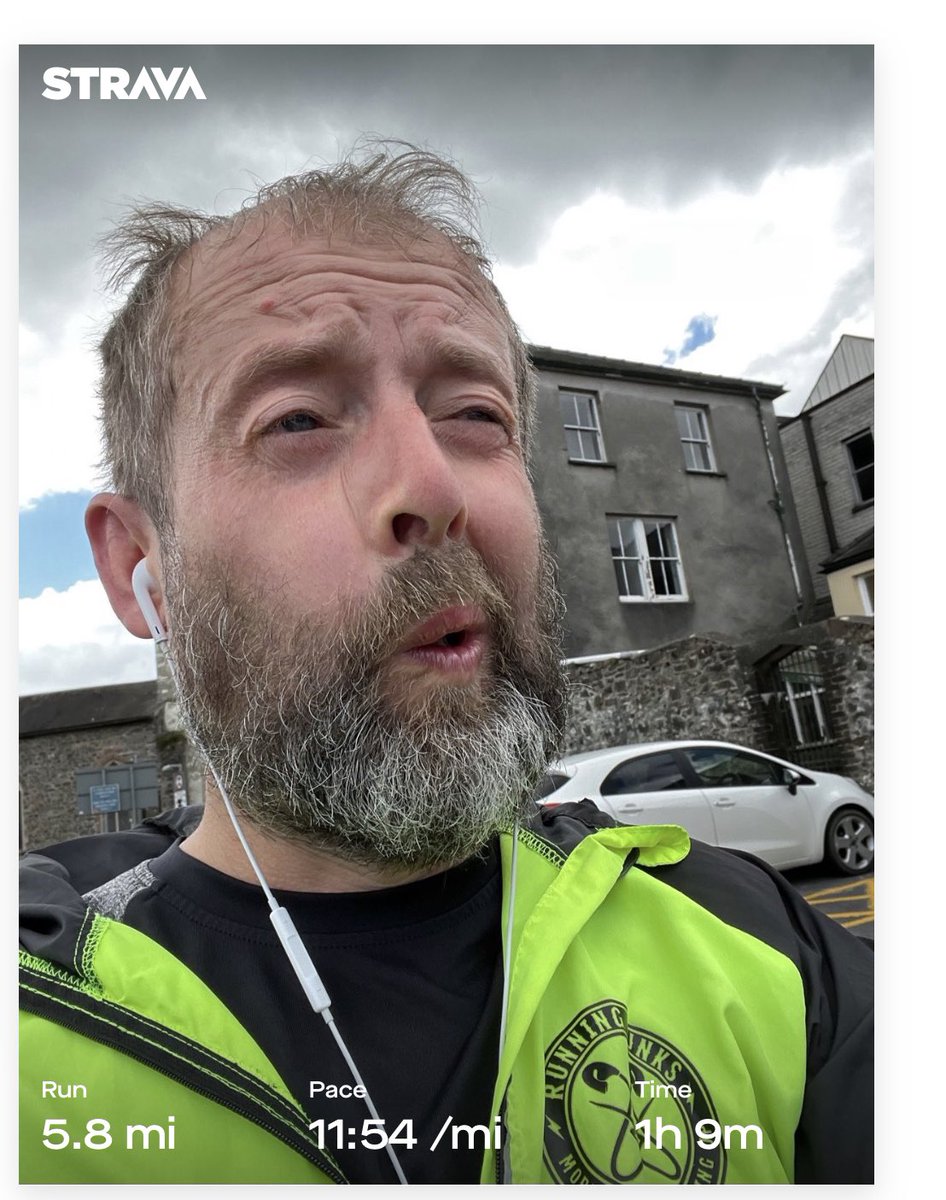 simontucker1979's tweet photo. Sunday #VRPC @runningpunks jog done. Absolute state of it 😬. https://t.co/a3K39cnWZk