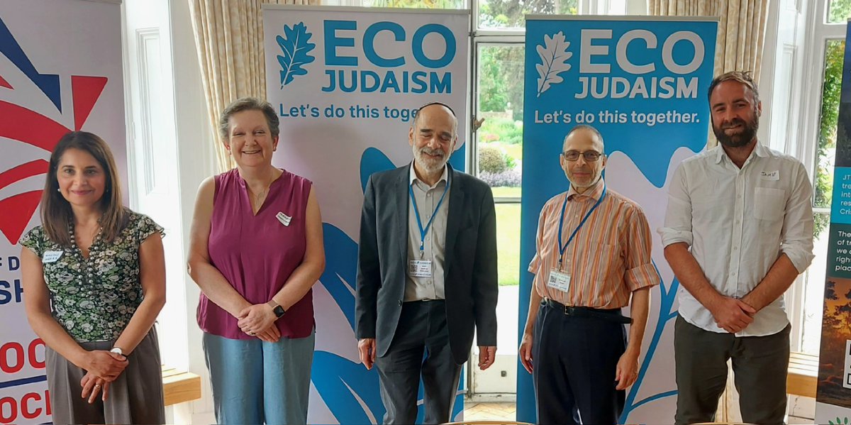 ecojudaism's tweet photo. Our first #EcoJudaism event @kewgardens! @TamFinkelstein @DefraGovUK @malinimehra @jamie_pedro_ @friends_earth @RabbiWittenberg @MasortiJudaism Rabbi Jeff Berger @BoardofDeputies 
#EnergyCrisis #ClimateCrisis #letsdothistogether 
@rabbidavidmason @RabbiMarkG Rabbi Tany Sakhnovich https://t.co/2p22vFL54b