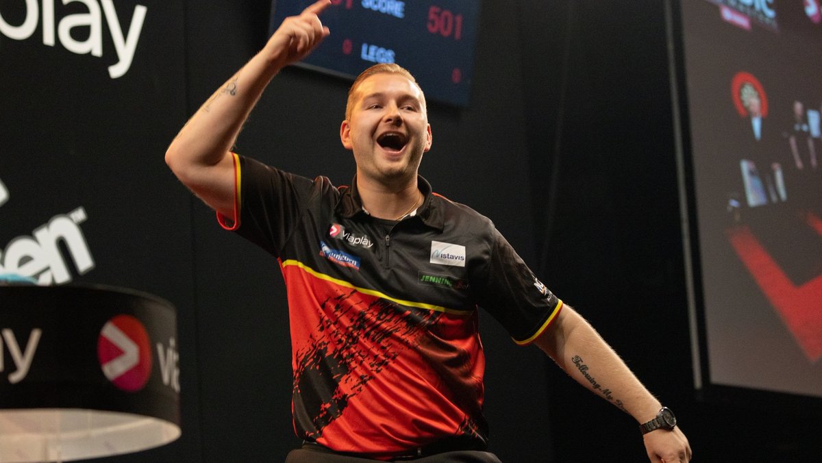 SharkDarts180's tweet photo. #NordicDartsMasters 🏆:
Dimitri Van den #Bergh🇧🇪 (@VandenBerghDimi) https://t.co/OG90mcTV9q