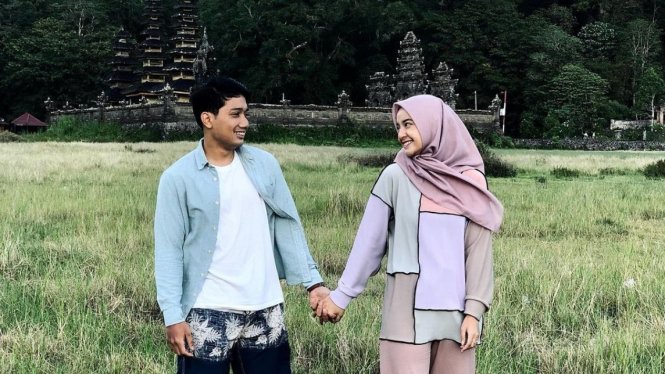 VIVAcoid's tweet photo. Disebut Tak Hadiri Pengajian Eril, Begini Tanggapan Pihak Nabila Ishma https://t.co/wzn1CozmFz https://t.co/70pK7V2twL