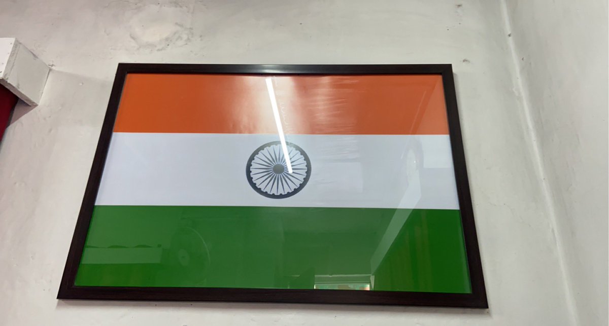 atrueindiankhan's tweet photo. Agar Hindustani banna hai dil se bano!!twitter pe tweet karne se nahi!!SAARE JAHAN SE ACHA HINDUSTAN HAMAARA @manojsinha_ @World_is_1_home @Abhi_Sheikh5064 @Shaurya121095 @karnaraj1802 @OfficeOfLGJandK @PMOIndia @HMOIndia @RahulGandhi @priyankagandhi @MirJunaidJKWP @nasiralikhaan https://t.co/PipeYfv2Id