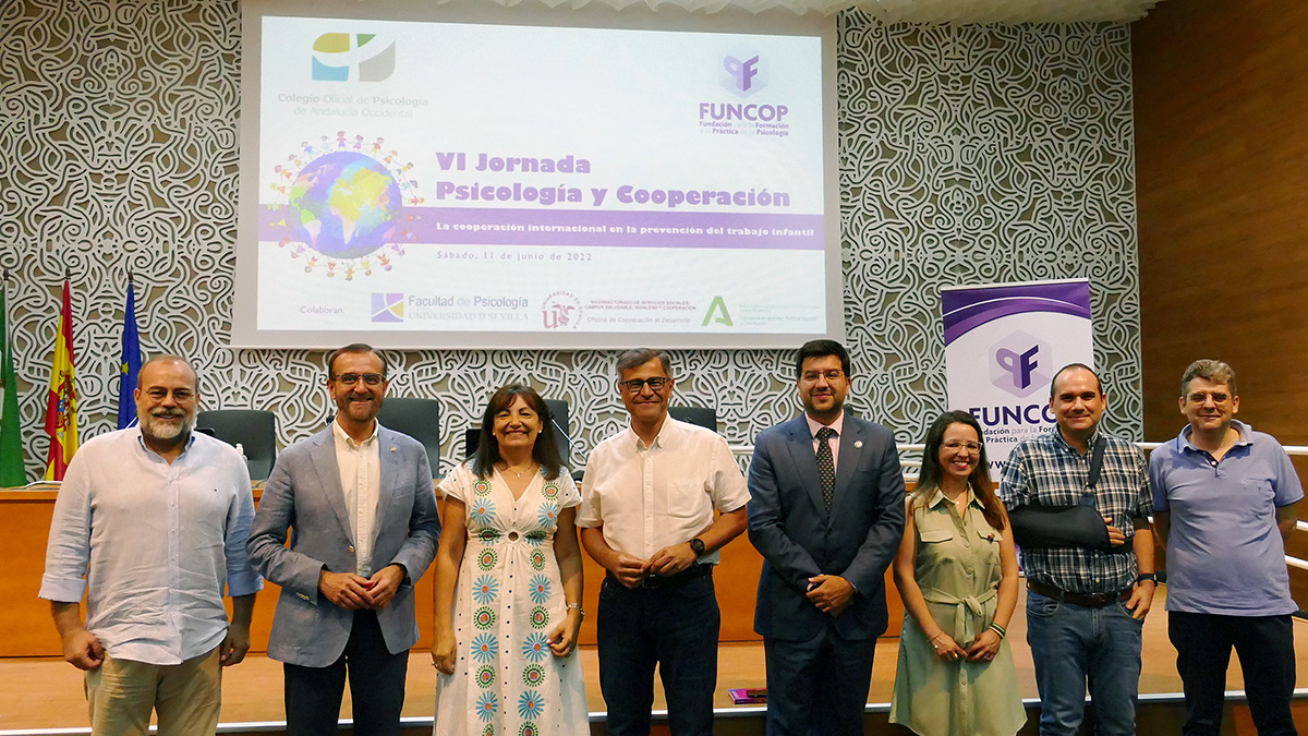COP_AO's tweet photo. #12Junio #DíaMundialContraTrabajoInfantil
El doctor en #Psicología de la @unisevilla, Isidro Maya, ha señalado que el #trabajoinfantil ha aumentado en los últimos 4 años.
En la VI Jornada #PsicologíayCooperación de este fin de semana en @PsicologiaUS con @COP_AO y #FUNCOP https://t.co/NeipuauvQH