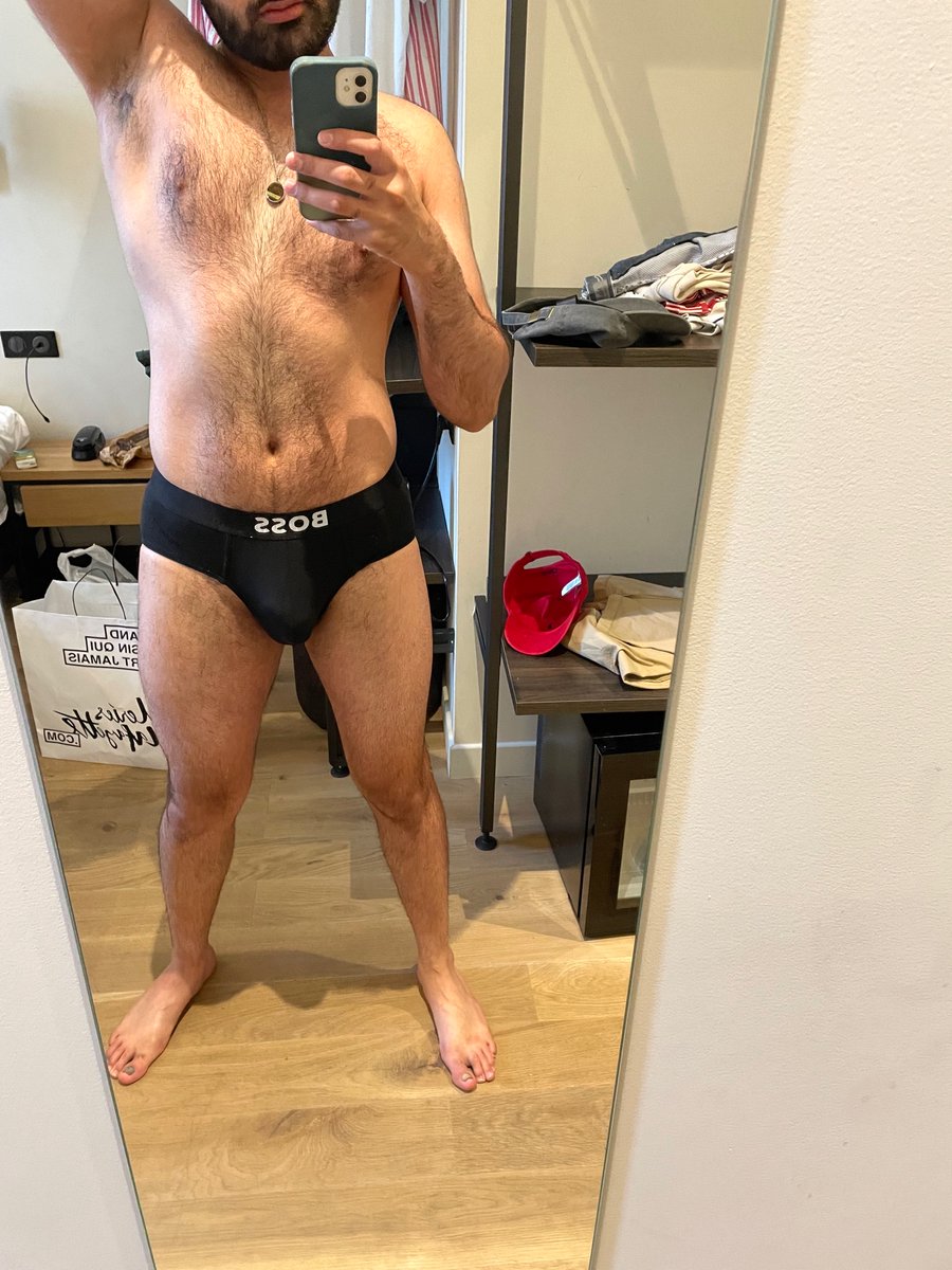 andy41682473's tweet photo. Beach ready #holiday #gayman #hairygay #gaypride  #gayass #boss #versgay #gaybulge https://t.co/Tee5aVcgMA