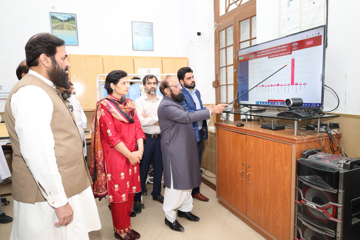 TeleMedKEMU's tweet photo. Project TELEMEDICINE CENTER OF EXCELLENCE KING EDWARD MEDICAL UNIVERSITY, presented to Honorable Chancellor, Governor of Punjab, Mr Baligh ur Rahman  by #VCKEMU Prof Khalid M Gondal , along with Prof Bilquis Shabbir, Prof Saira Afzal,  and dedicated team  . https://t.co/cyNcWN8Ic9