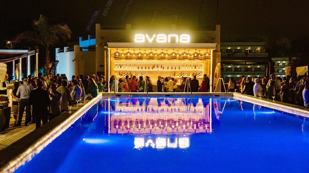amarguracultura's tweet photo. Cocktail Happs 2022
by @amarguracultura
Avana Rooftop
The Best Choice for Celebrating the Daiquiri N.4 Centenary.
Special thanks to @HotelDelamar for being an essential support in this new adventure.
Thanks to Ron7villas, @LuxardoCocktail  and @Fabbri1905  as part of the team. https://t.co/cz9Bq7uPN2