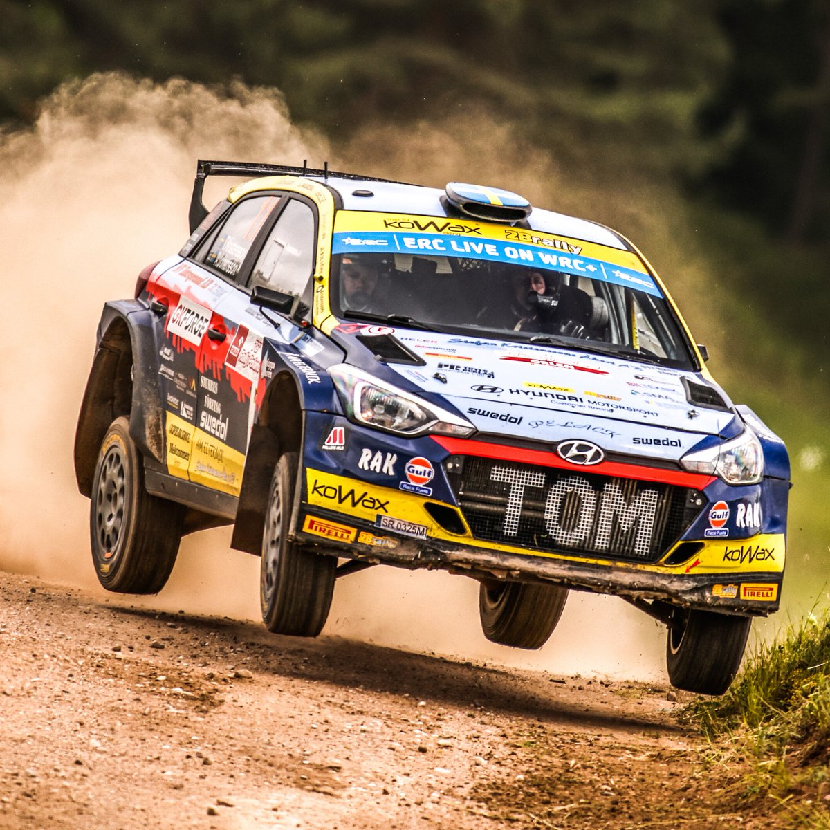 DirtFishRally's tweet photo. 2021: A crash-strewn WRC2 season ☹️
2022: A first #FIAERC stage win 🙂

Tom Kristensson is fighting at the sharp end of @rajdpolski in a first-generation Hyundai i20 R5. Rally career back on track? 💪 https://t.co/hHI8WnUWLB