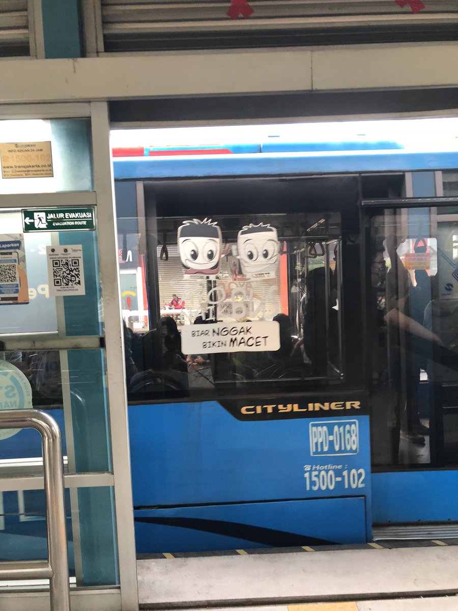 namanyajuga2ko's tweet photo. Berasa naik Jet Coaster Dufan naik @PT_Transjakarta punya PPD nih😂😅 https://t.co/vgfX5hhxzC