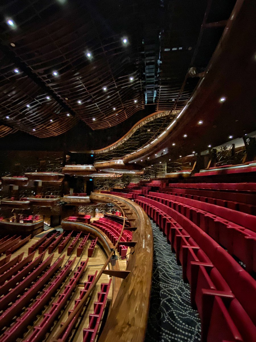 SheroBahradar's tweet photo. a masterpiece of contemporary design and a stylish tribute to #Dubai’s maritime history. The building’s exquisite design, by #Atkins and #lead #architect #JanusRostock. @DubaiPressClub https://t.co/KQI7785LwG