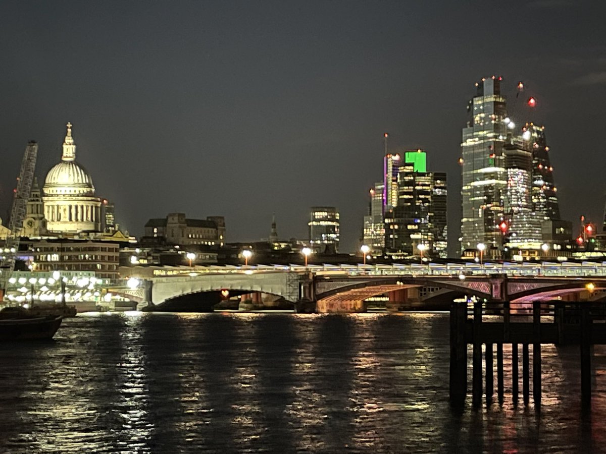 jac2blade's tweet photo. @amzaritsky Almost as pretty as London! (Jealous not jealous) https://t.co/lxooRA13lP
