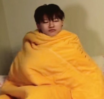 wccdz's tweet photo. #WOODZ as:

egg yolk                                               egg white https://t.co/CprqJ8kGht