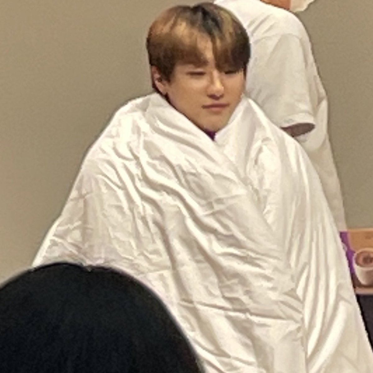 wccdz's tweet photo. #WOODZ as:

egg yolk                                               egg white https://t.co/CprqJ8kGht