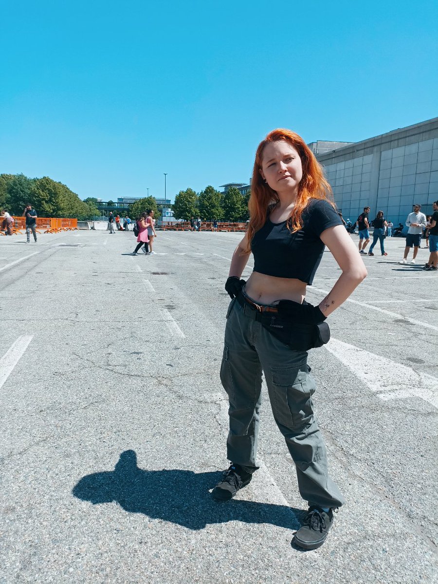 Ale_Sushi's tweet photo. I know that i use this profile for comics and illustrations... But yesterday I had so much fun cosplaying #KimPossible at @torinocomics 
•
 #cosplayergirl #cosplayer #COSPLAYMODE #comics #comicon #torino #Italy #spy #CartoonNetwork #cartoon #kids https://t.co/bVlgBBLf82