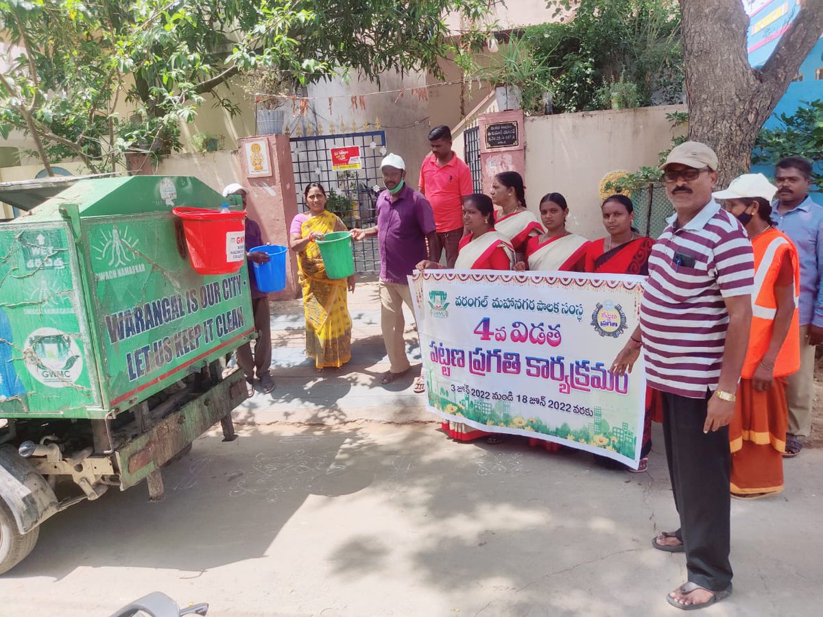 Day 7, 8, 9 of #PattanaPragathi with Hon'ble Mayor, Govt Chief Whip &amp; Corporators in Div 4, 41 &amp; 42 at Akshara Colony, Ranghshaipet for drainage problems, graveyard development &amp; other issues. Also, awareness about segregation of dry &amp; wet waste conducted in all wards. 

<a href="/KTRTRS/">RAMpage</a>