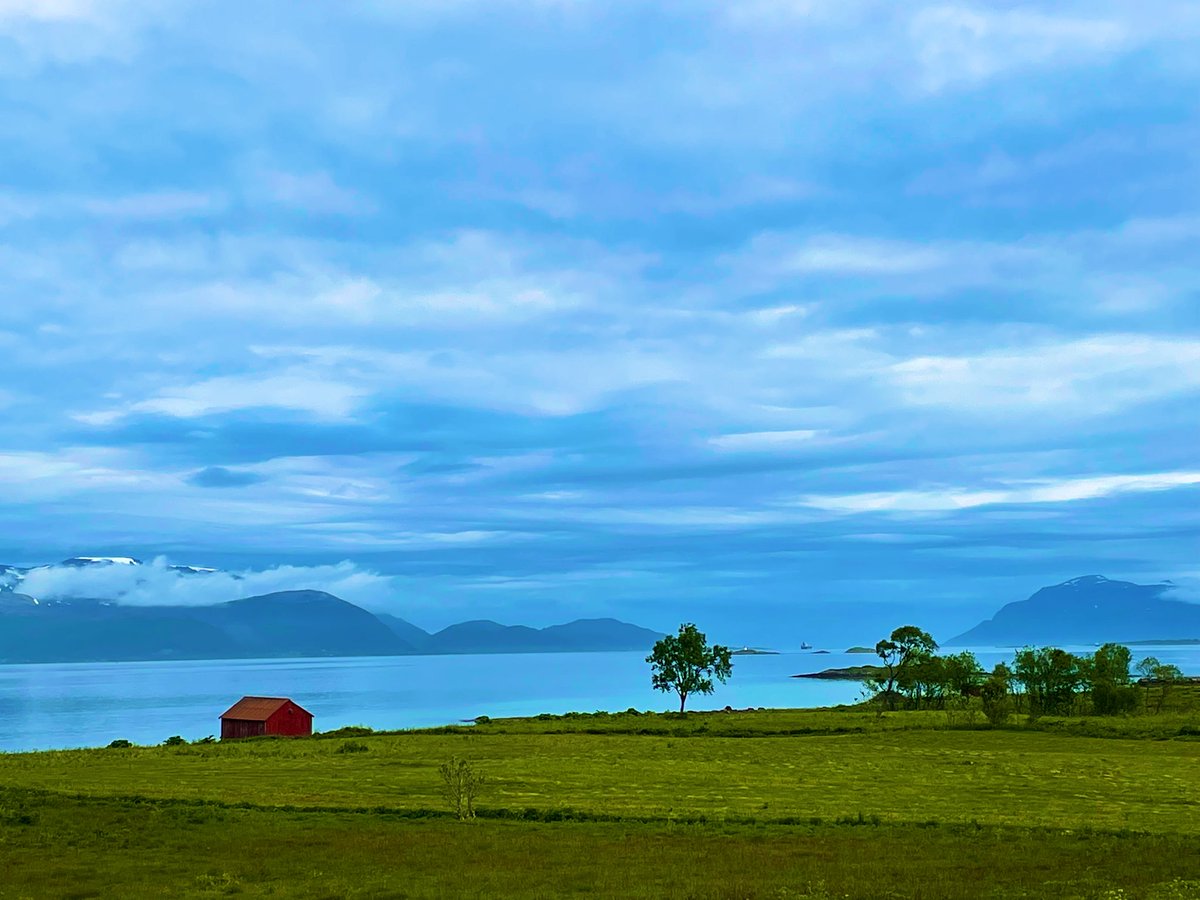 benjsto's tweet image. Sunday morning run scenery #sortland #lofoten #norway