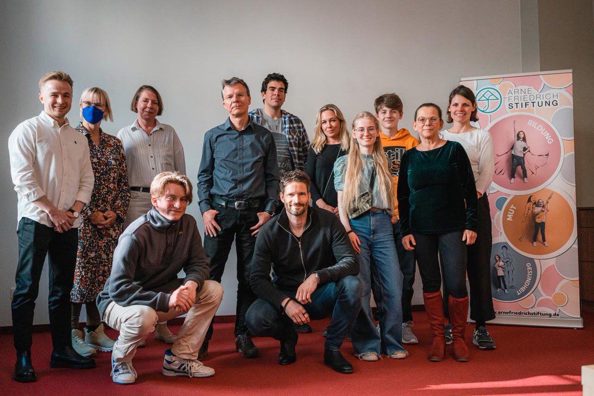 AFStiftung's tweet photo. Kinder der Geschwistergruppe des Kinderhospizdienstes der Caritas müssen damit leben, dass ihre Schwester oder ihr Bruder verstorben ist. Was bedeutet es für ein Kind, so früh mit dem Thema Verlust und Tod eines Familienmitgliedes konfrontiert zu sein? https://t.co/Vf9BMWbhxG https://t.co/ekxUDJArsq